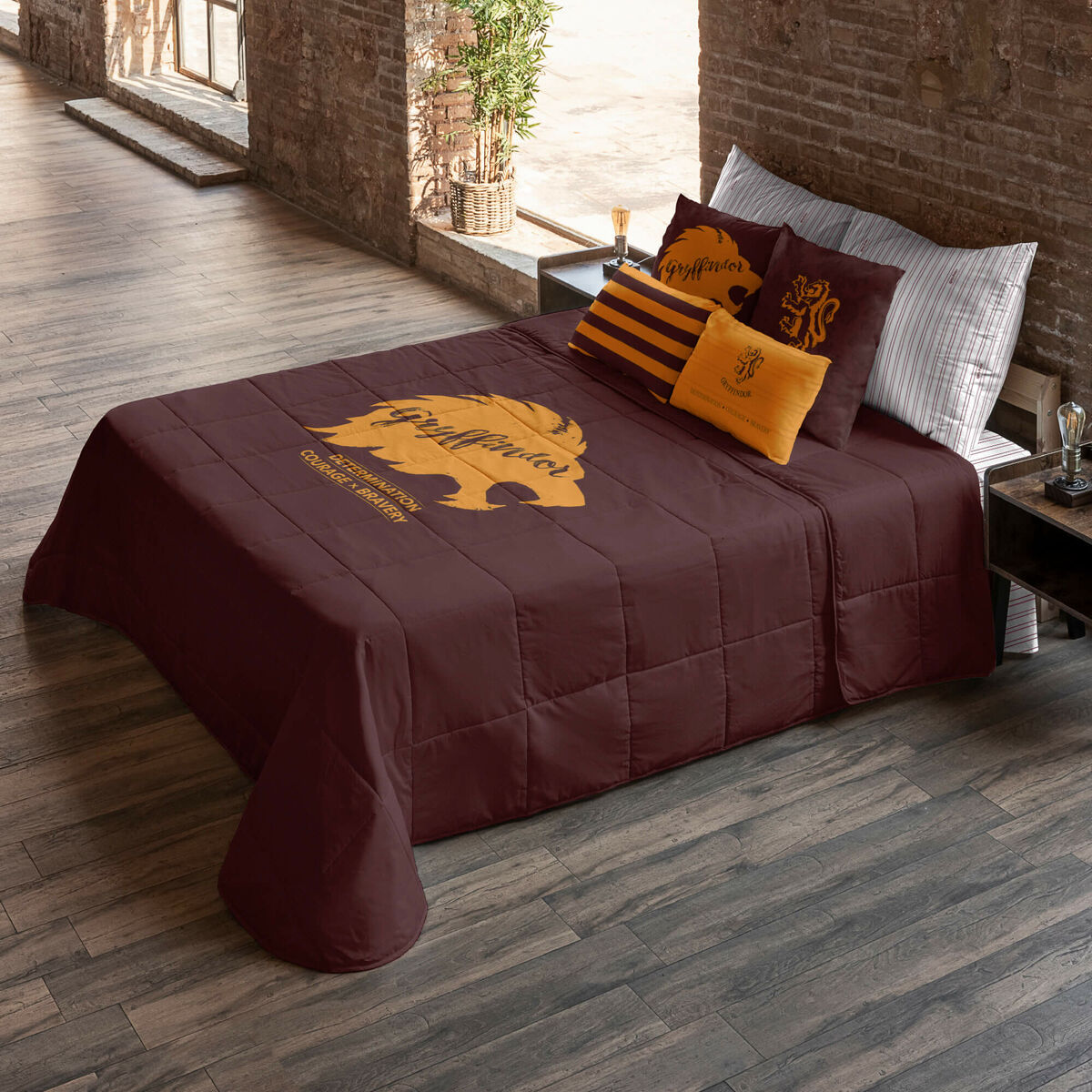 Edredón Harry Potter Gryffindor Multicolor 235 x 4 x 270 cm Cama de 135  Comprati.